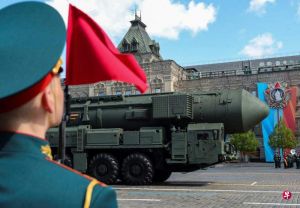 普京下令俄军举行部署核武演习测试非战略核力量，以回应西方威胁向乌克兰部署北约部队 ...