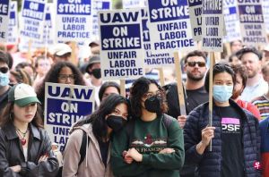 美国加州分校研究员罢工声援挺巴示威活动，首次有工会汽车工人联合会分会力挺亲巴活动 ... ...