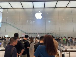 iPhone用户苦苹果税久矣，若停止iOS平台微信更新三成苹果税将彻底把iPhone16逼上绝路 ...