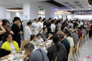 劳动节连假期间多地向外界开放物美价廉政府食堂吸引游客，荣昌政府食堂成五一热门景点 ...