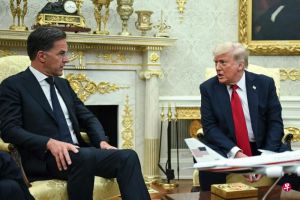美国总统特朗普直言对俄罗斯不满，威胁若无法达成和平协议将对俄罗斯加征百分百高关税 ...
