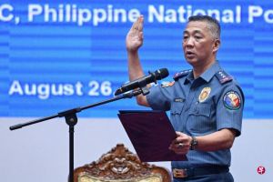 没有听从指示被指越权，菲律宾国家警察总长托雷上任不满三月被总统小马可斯无预警解职 ...