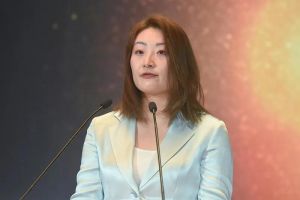 财经杂志专访宗馥莉：坚持对娃哈哈职业化升级，社会虽有误解但我不会因为风波改变方向 ...
