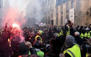 经济滞胀阴影债务掣肘移民治安问题，德国乱了英国乱了法国也乱了欧州正在走向全面失控 ... ...