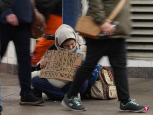 中国博主发明“美国斩杀线”理论爆红，中国网民本周纷纷关心起遥远的美国“底层悲歌” ...