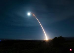 美俄核军控条约即将到期，俄罗斯称不再受条约义务约束、原则上“可自由选择后续行动” ...