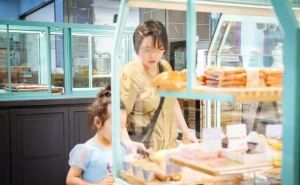 老字号巴莉甜甜跌落神坛破产重整门店全关，甜到发齁传统配方不便更改一句话把顾客推远 ... ...