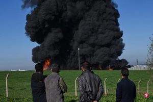 伊朗：如美国继续威胁摧毁伊朗的桥梁、发电厂和能源基础设施，伊朗将“更有力、更果断地”回击 ...