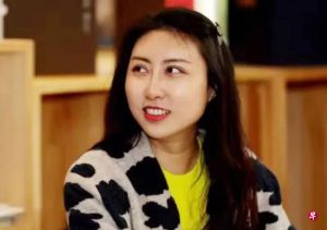 因诗歌水平引争议贾浅浅副教授论文被指抄袭，媒体称她不应再沉默这不难也不是最好办法 ...