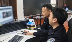 有人疑似利用某平台某项补贴政策虚构交易实施不法行为薅羊毛网警出手现场查获作案工具 ...