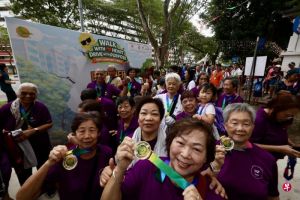 象征社区彼此守望相助承诺，新加坡坎贝拉推出一元特惠让居民用一块钱买三样生活必需品 ...