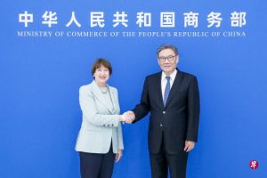 商务部长王文涛：中欧应通过对话磋商管控摩擦分歧，呼吁欧盟尊重自由竞争调整不当条款 ...