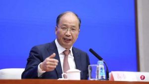 廉洁底线失守，搞权色、钱色交易，纵容亲属利用本人职权谋取私利易会满被双开 ...