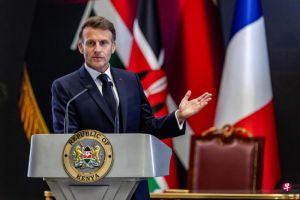 美国总统特朗普断然拒绝伊朗谈判条件，伊朗警告英国和法国如果它们向霍尔木兹海峡派遣军舰将果断而直接回应 ...