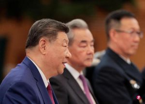 习近平：中美经贸关系本质是互利共赢，特朗普：习近平是伟大领导，中美关系比以往更好 ...