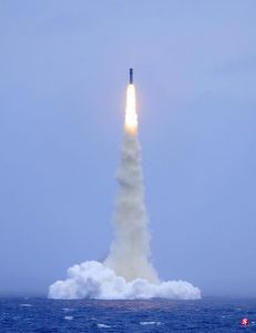 人民解放军海军战略核潜艇组织潜射战略导弹试射推动核力量现代化旨在维护全球战略稳定 ...