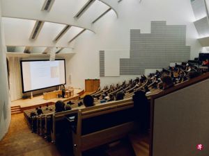 科学界需要更多“耿同学”：越没学术造诣反而话语权越大，对科研事业造成严重内耗阻遏 ...